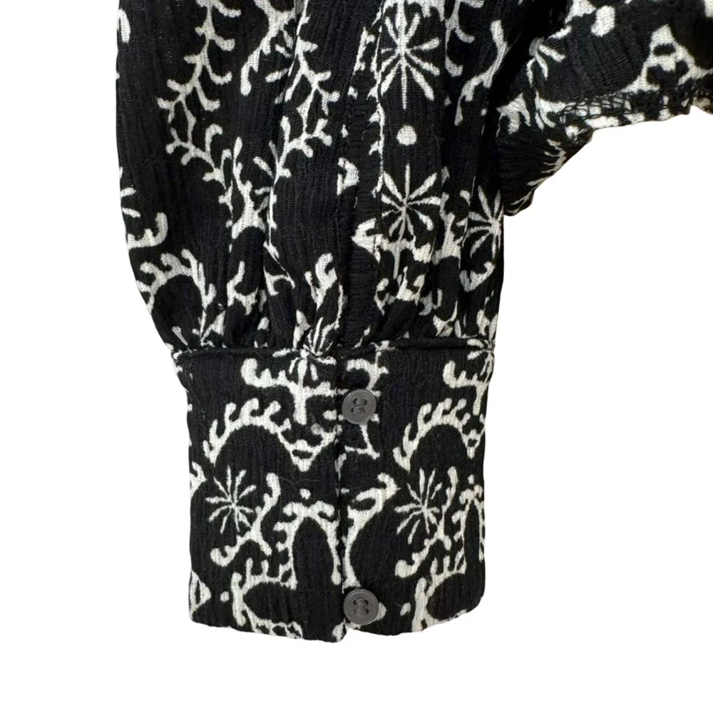Ann Taylor Loft Black White Print Puff Long Sleeve Lightweight Top Shirt sz M